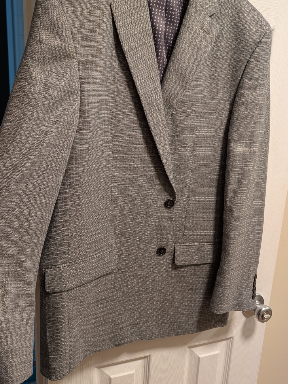 Chaps Men's Light Gray Windowpane Two-Button Suit Jacket